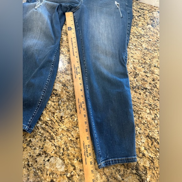 Torrid women’s Jeggings distressed skinny jeans plus size 24 R - Picture 10 of 10